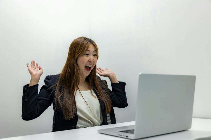 山本 奈央